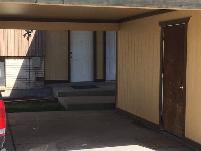 1 - 7584 W Jefferson Rd