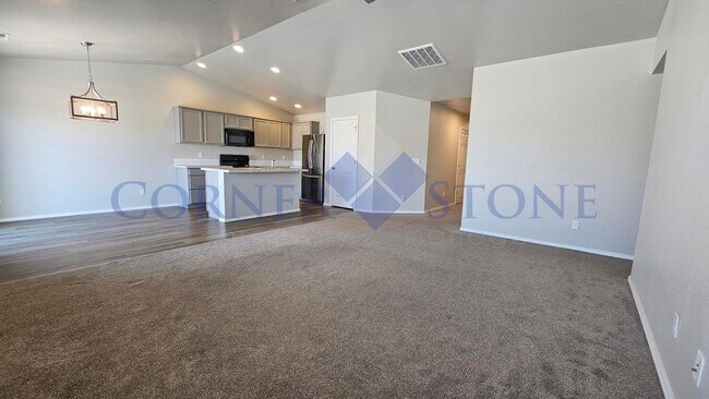 Building Photo - Spectacular Home in Nampa!