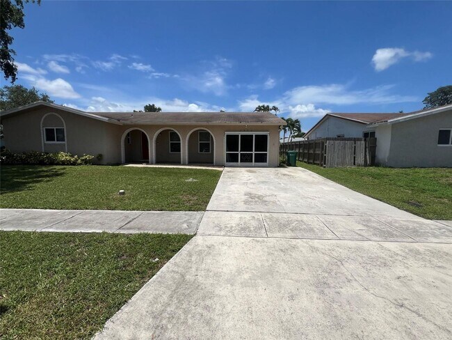 Foto del edificio - 7975 NW 8th St