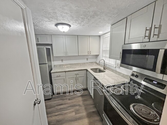 Foto del edificio - 3015 Spruce Cir