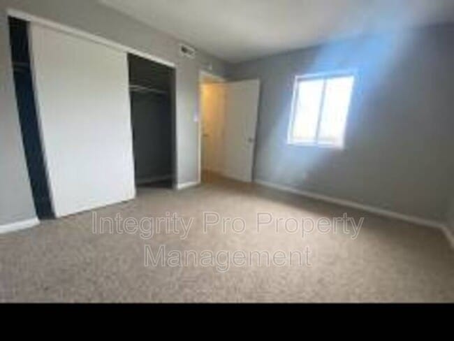 Building Photo - 135 Manor Dr