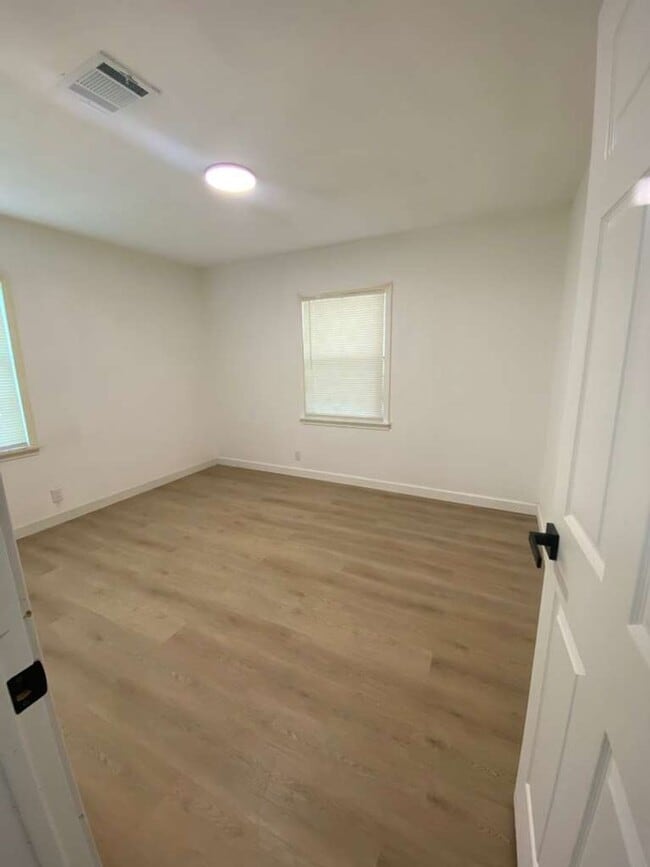 Foto del edificio - BEAUTIFUL HOME IN HOUSTON. MOVE IN READY!.