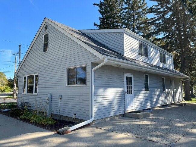 Building Photo - 11405 Dean St