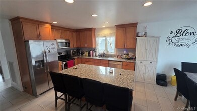 Building Photo - 65 Gibson Pl