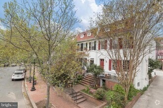 Building Photo - 2015 Allen Pl NW