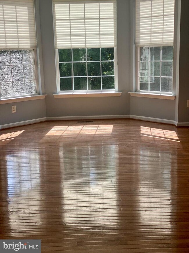 Foto del edificio - 233 Galewood Dr