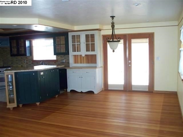 Primary Photo - Updated home, granite counters, hardwood f...