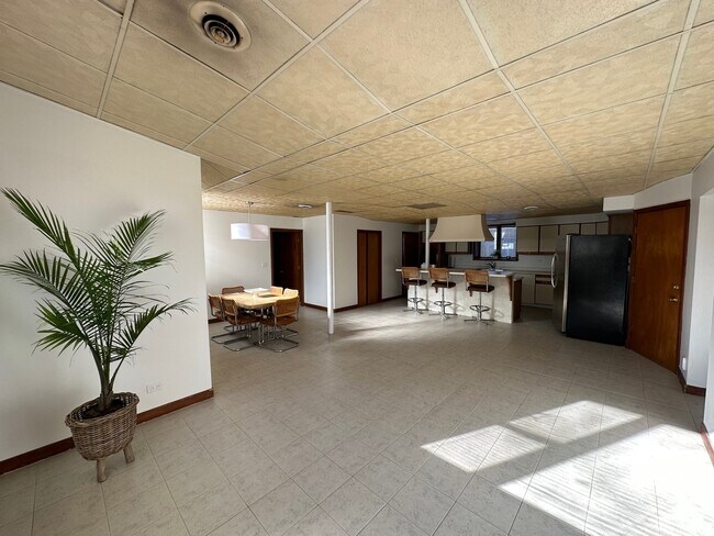 Foto del edificio - 4036 W Ainslie St