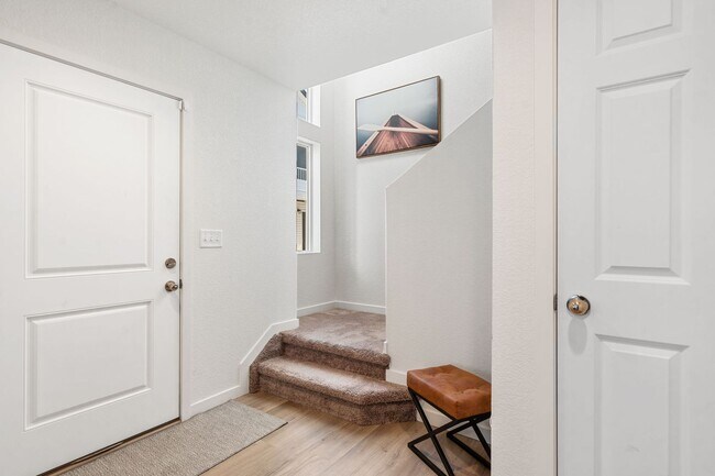 Foto del edificio - MODERN TWO STORY 2 BED/2 BATH IN BANNING LEWIS RANCH!