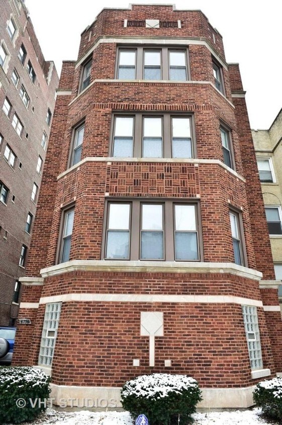 Primary Photo - 6736 S Oglesby Ave