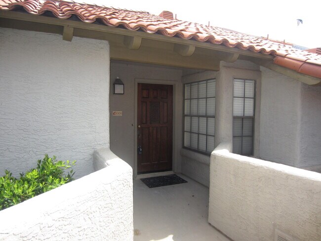 Foto del edificio - 10015 E Mountain View Rd