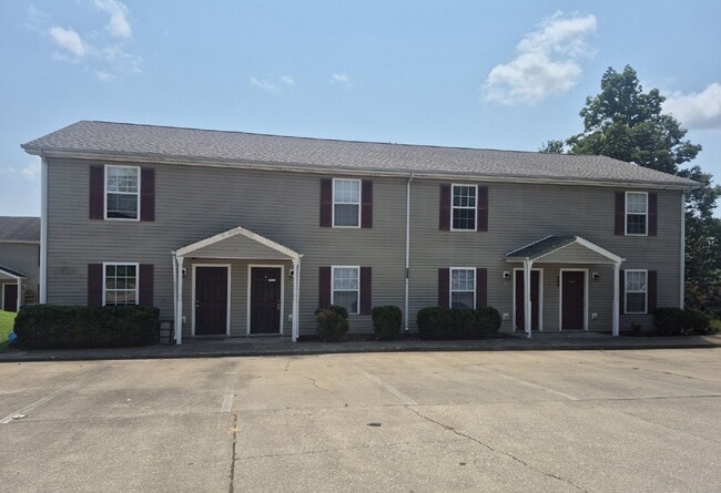 Building Photo - 248-2C EXECUTIVE AVE, CLARKSVILLE, TN 37042