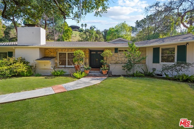 Foto del edificio - 16056 Woodvale Rd