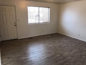 Building Photo - 509 W 500 N