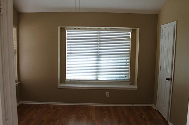 Building Photo - 2218 Trey Rogillios Way