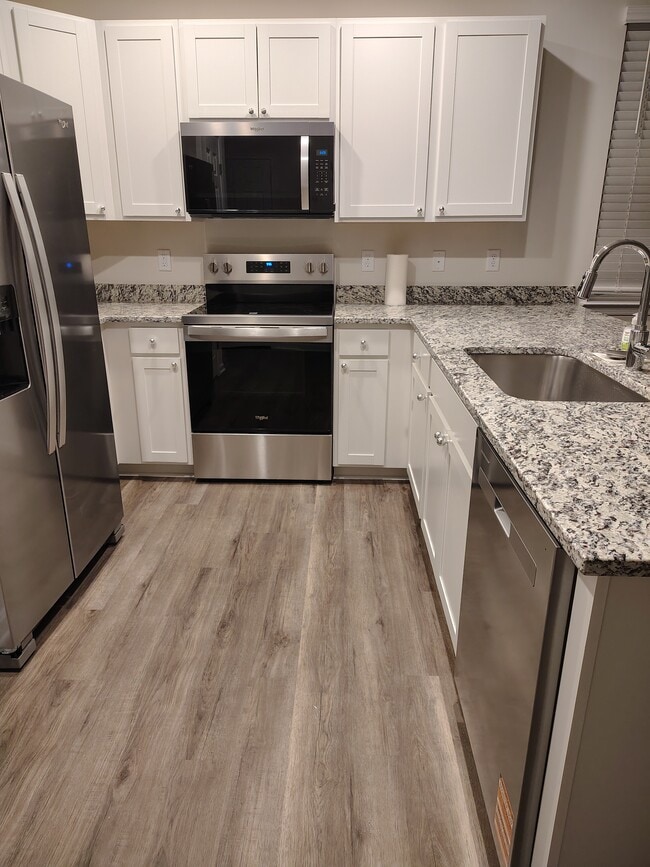 Building Photo - 151 Rae Ct