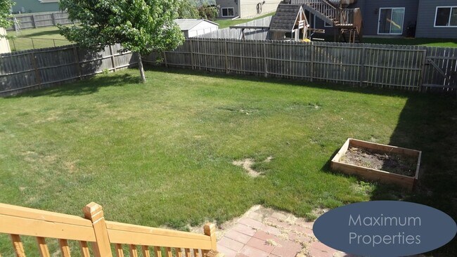 Foto del edificio - SPACIOUS FOUR BEDROOM HOUSE, WITH LOTS OF AMENITITES AND A GREAT LOCATION!!!