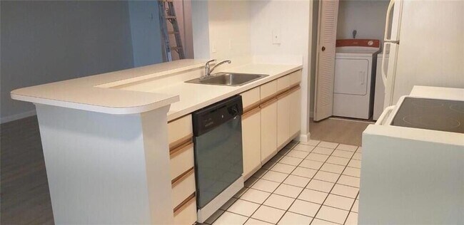 Foto del edificio - 9933 Westview Dr