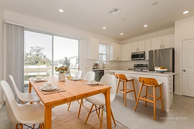 Foto del edificio - 1515 Tristar Dr