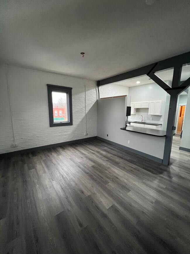 Foto del edificio - 330 E Garfield Rd