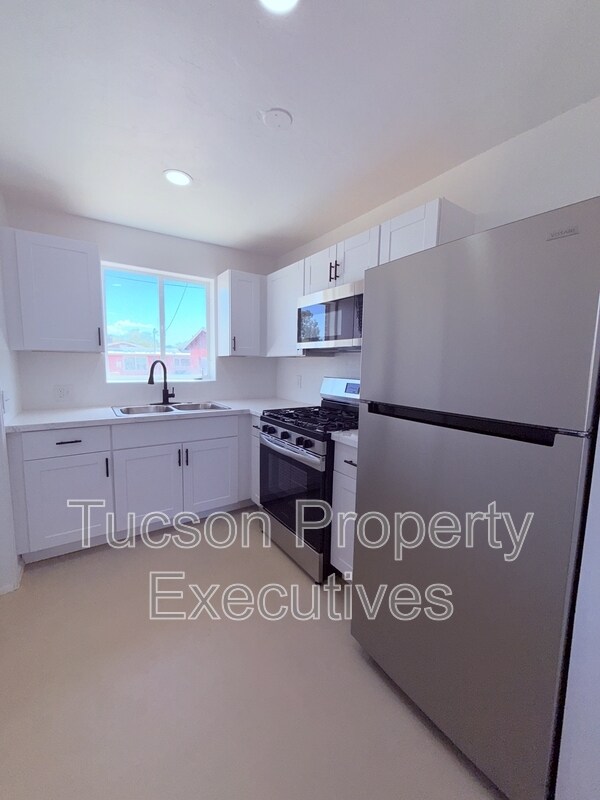 Foto del edificio - 814 N Alvernon Way