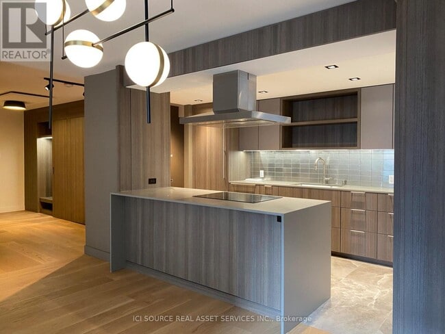 Photo du bâtiment - 62 Wellesley St W