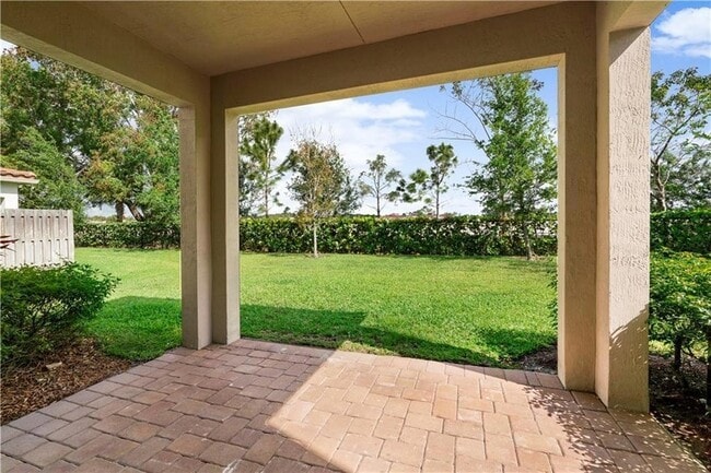 Building Photo - 8857 Willow Cove Ln