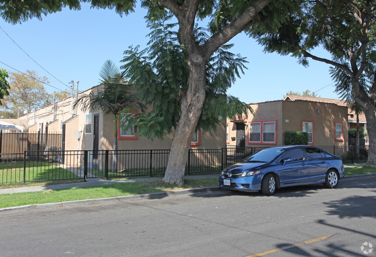 Primary Photo - 7109 Corona Ave