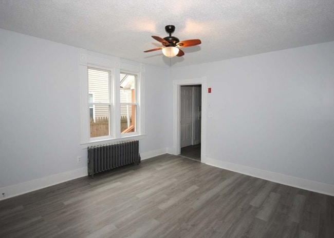 Building Photo - 72 Hall St