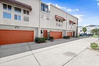 Building Photo - 2605 Calumet St