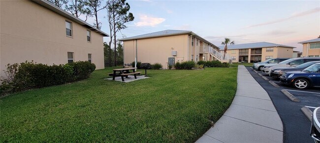 Foto del edificio - 25050 Sandhill Blvd