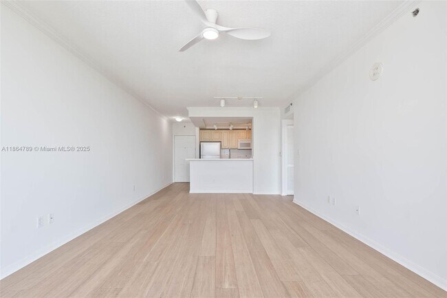 Foto del edificio - 2665 SW 37th Ave