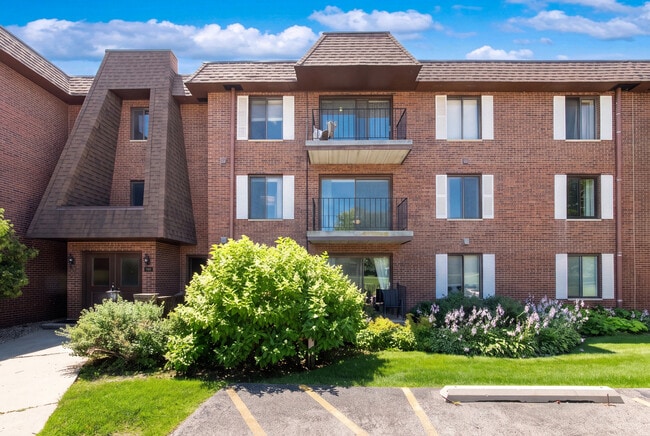 Building Photo - 100 Clubhouse Ln