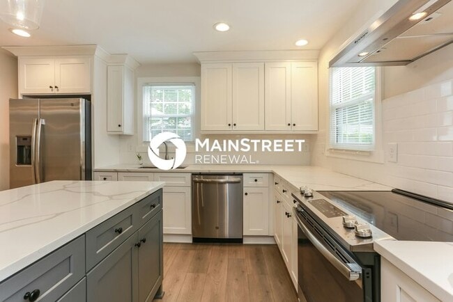 Photo - 4 Bedroom Pet-Friendly Home in Atlanta, GA with Main Street Renewal