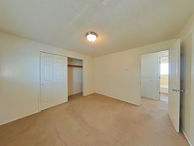 Foto del edificio - 2 Bedroom Apartment ~ Philomath ~ Small Pe...