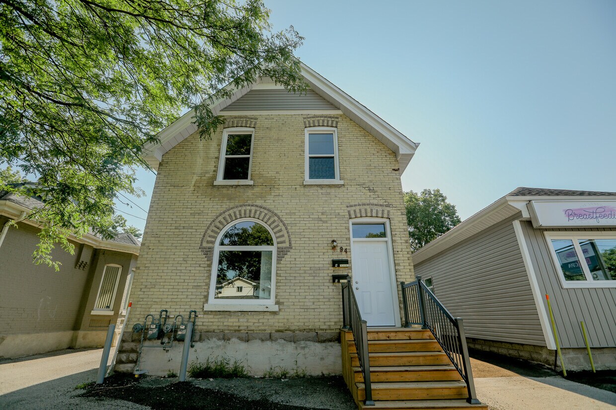 Photo principale - 94 Wharncliffe Rd S