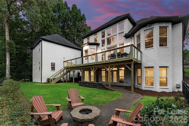 Foto del edificio - 578 Normandy Rd