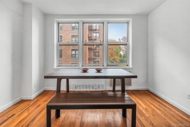 Foto del edificio - 415 Argyle Rd