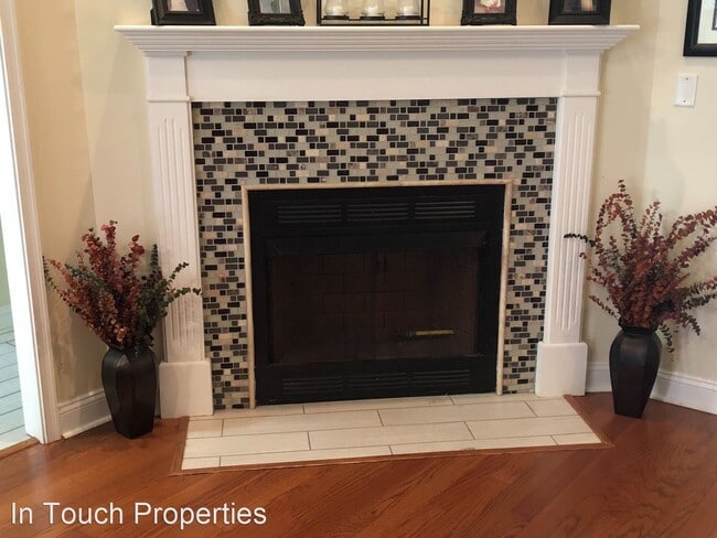 Building Photo - 3 br, 2 bath House - 3860 Napa Dr