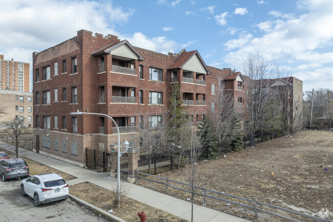 Building Photo - 5219 S Calumet Ave