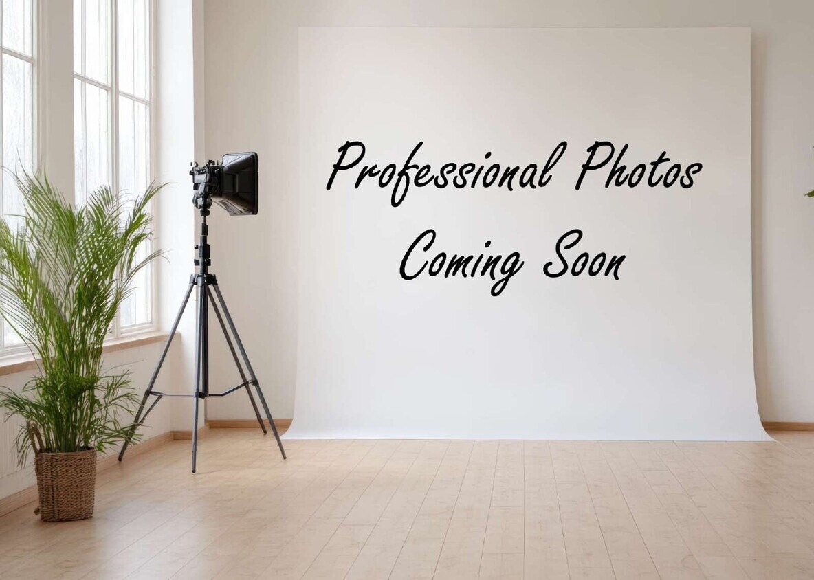 Foto principal - "COMING IN LATE JANUARY - Charming 3-2-2 home in the heart of Irving!"