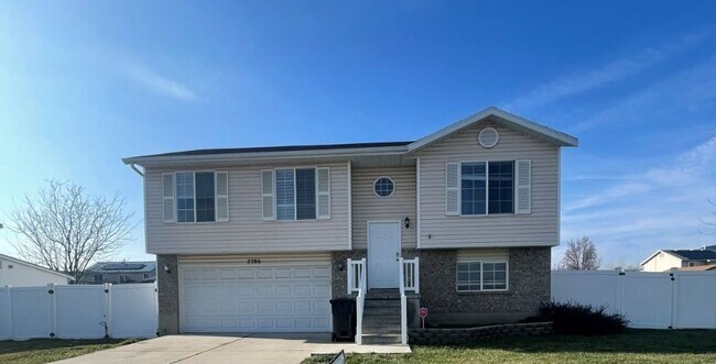 Foto del edificio - Your New Chapter Starts Here – 5 Bed, 2 Bath Syracuse Home + 2 Weeks Free!