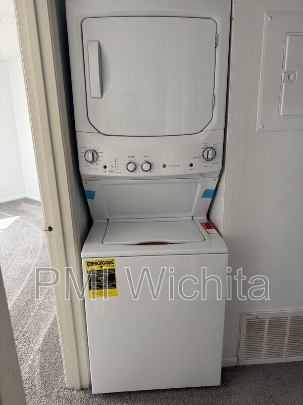 Building Photo - 3501 W 21st St N