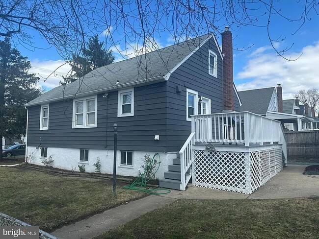 Foto del edificio - 8311 Wilson Ave
