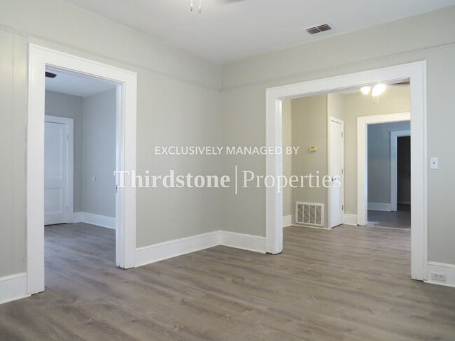 Foto del edificio - 2899 Dignan St