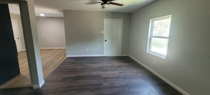 Building Photo - 54 De Boll St