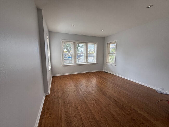 living room - 1731 N Central Ave