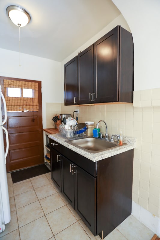 Building Photo - 4628 N Wolcott Ave
