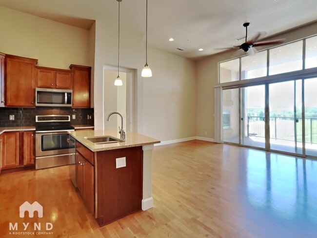Building Photo - 307 Inverness Way S