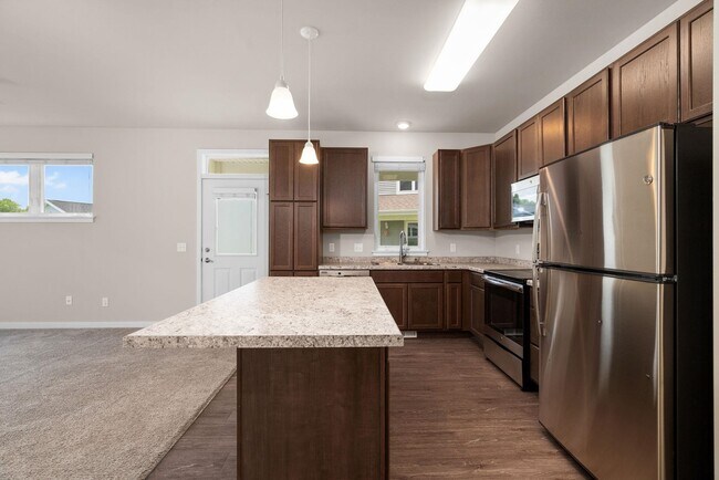 Foto del edificio - 4995 Marsh Rd